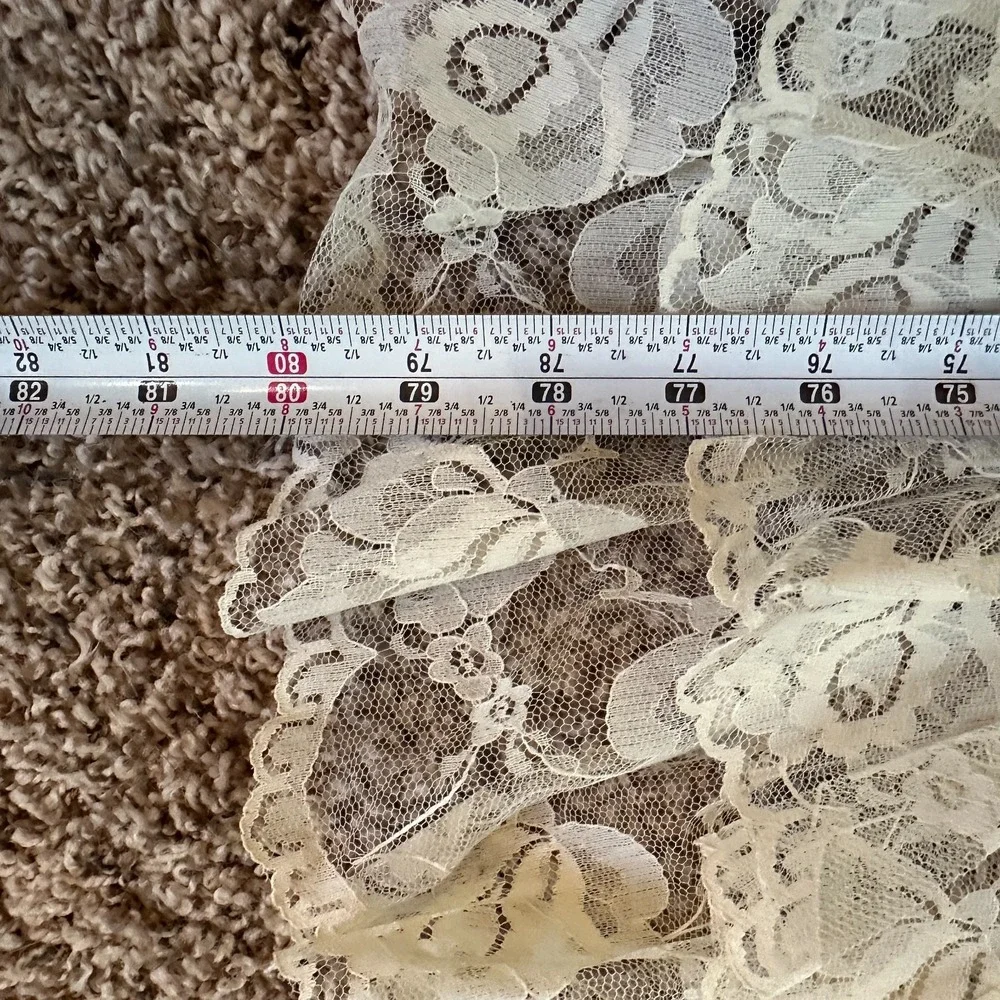VINTAGE USA Floral Lace‎ Overlay Twin Comforter Blanket Quilt Ruffle Trim 107X80